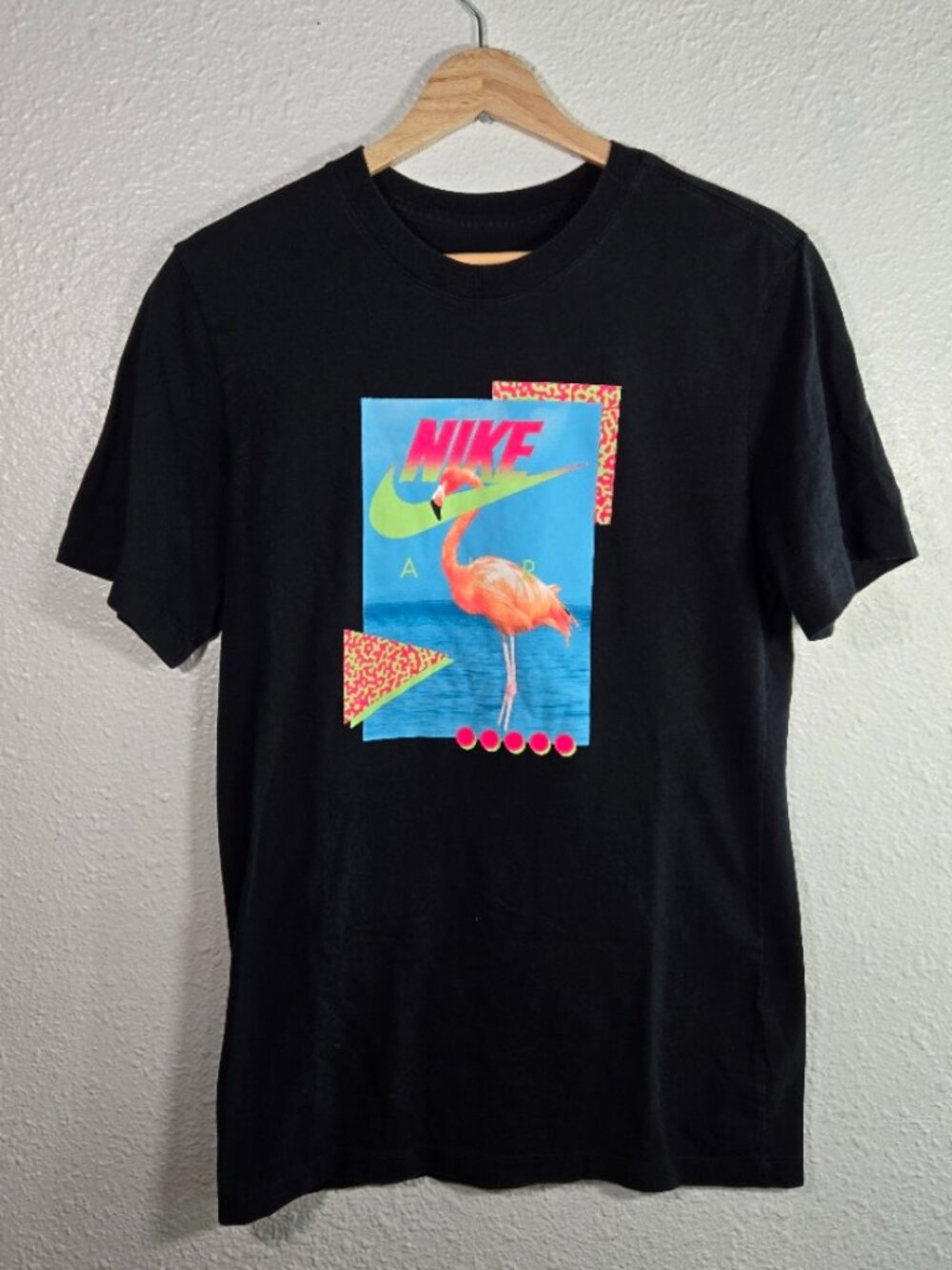 Nike Sportswear Beach Flamingo Graphic Tee
